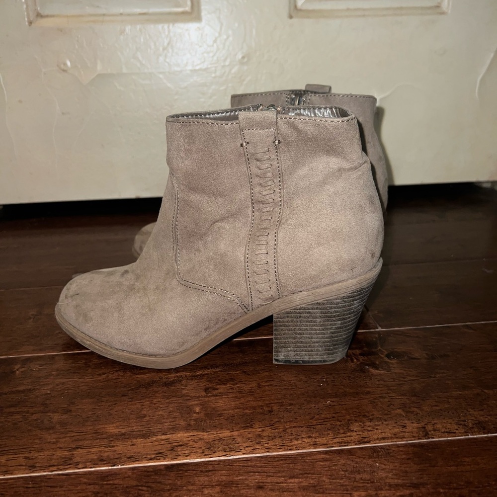Jessica Cline Baylee Ankle Boots Womens Taupe Side Zippers Classiccore Ladies